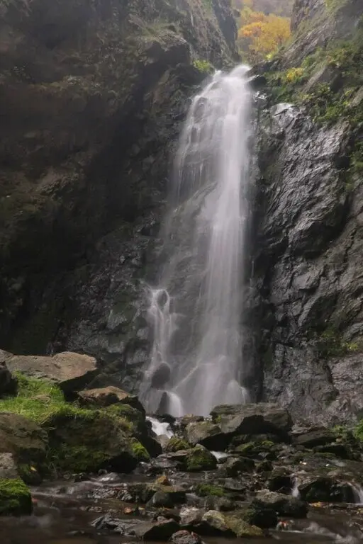 Гвелетский водопад в горах Кавказа, Грузия